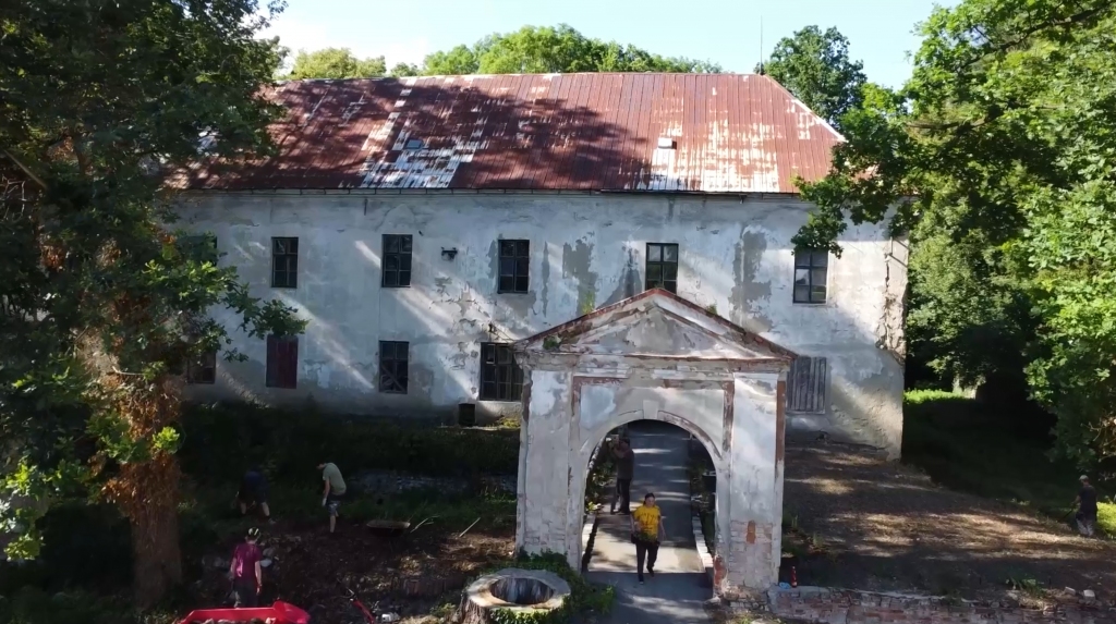 Brigády na zámku