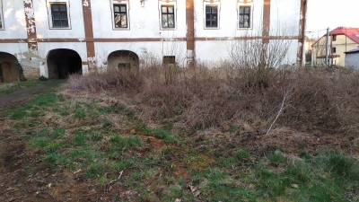 Stav zámku a okolí, před získáním objektů