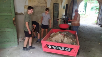 Druhá brigáda na zámku v Bravanticích pro zájemce z řad veřejnosti