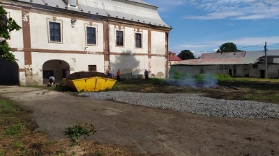 Třetí brigáda na zámku v Bravanticích