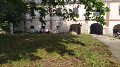 Třetí brigáda na zámku v Bravanticích
