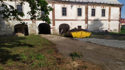 Třetí brigáda na zámku v Bravanticích