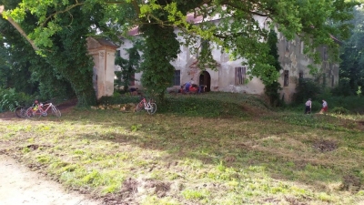 Třetí brigáda na zámku v Bravanticích