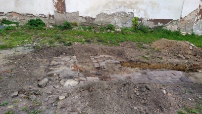 Archeologický průzkum nádvoří zámků