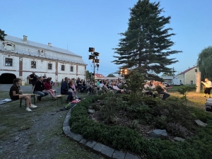 Divadlo pod širým nebem