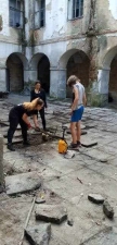 První brigáda na zámku