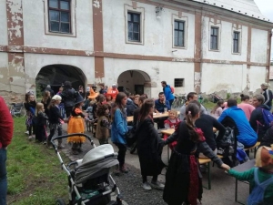 Čarodějnický rej v Bravanticích na zámku