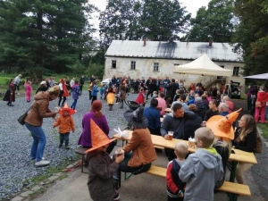 Čarodějnický rej v Bravanticích na zámku
